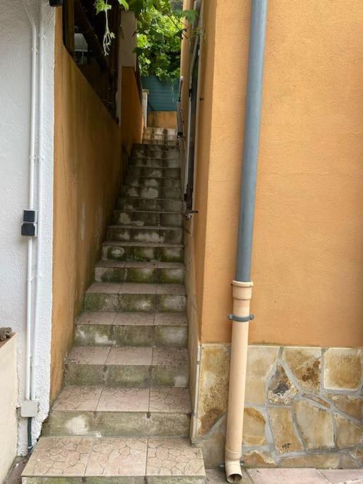 Villa Serenice - F2 Au Calme, Climatise, Wifi Et Parking Gratuit Bagian luar foto